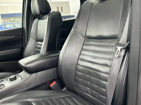 Used 2019 Jeep Grand Cherokee Limited X image 12