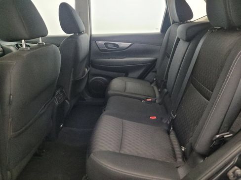 Used 2019 Nissan Rogue S AWD/4WD image 18