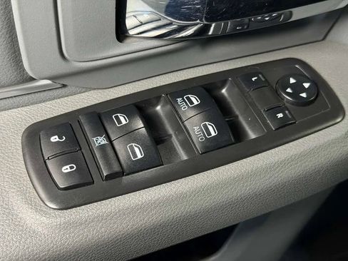 Used 2019 RAM 1500 Classic SLT AWD/4WD image 22