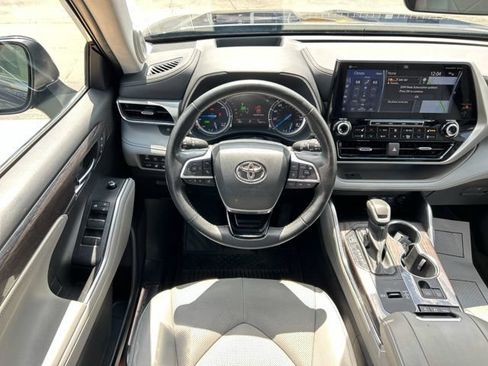 Used 2022 Toyota Highlander Platinum AWD/4WD image 28