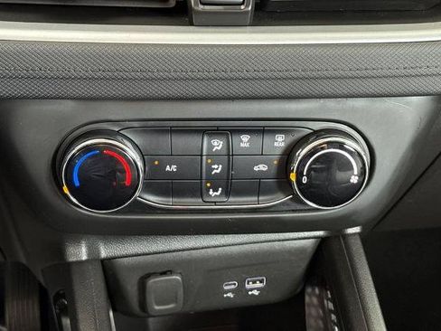 Used 2025 Chevrolet TrailBlazer LS FWD image 28
