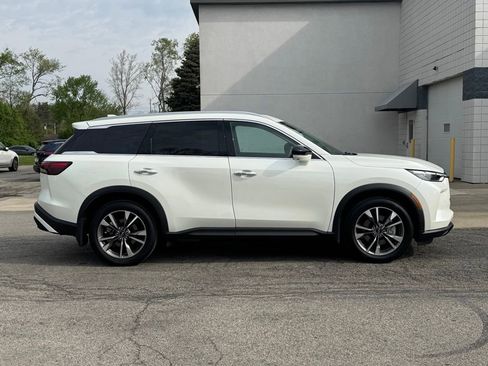 Used 2025 INFINITI QX60 Luxe w/ Vision Package AWD/4WD image 2