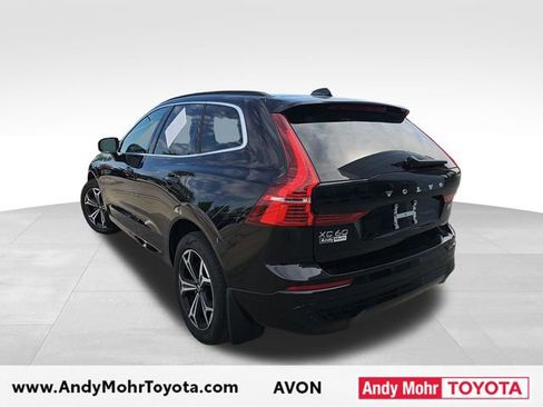Used 2022 Volvo XC60 B5 Momentum w/ Climate Package AWD/4WD image 5
