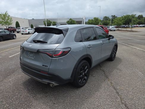 Used 2024 Honda HR-V Sport image 3