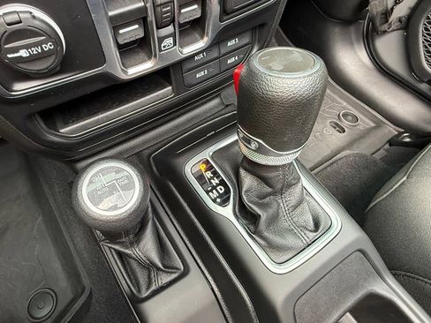 Used 2023 Jeep Wrangler Unlimited w/ Sun & Screen Package AWD/4WD image 28