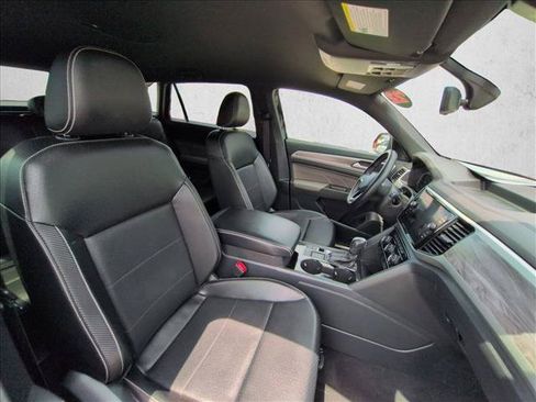 Used 2022 Volkswagen Atlas Cross Sport SE FWD image 18