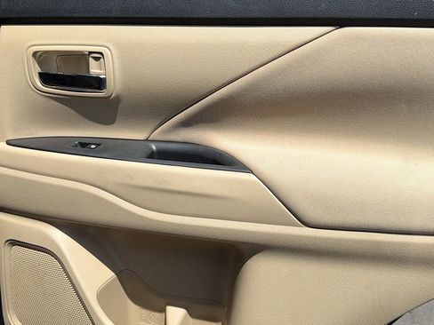 Used 2016 Mitsubishi Outlander SE FWD image 17