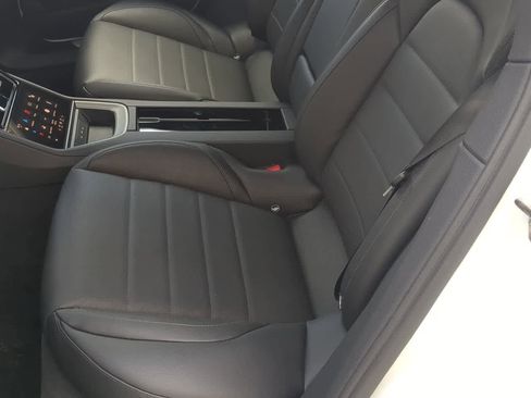 Used 2025 Porsche Panamera image 21