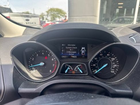 Used 2017 Ford Escape SE FWD image 7