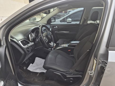 Used 2017 Dodge Journey Crossroad FWD image 6