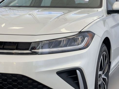 New 2026 Volkswagen Jetta SE image 11