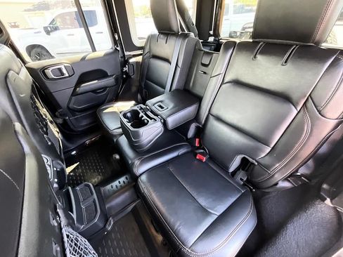 Used 2021 Jeep Wrangler Unlimited Rubicon w/ Trailer Tow Package AWD/4WD image 34