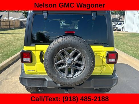 Used 2024 Jeep Wrangler Sport AWD/4WD image 8