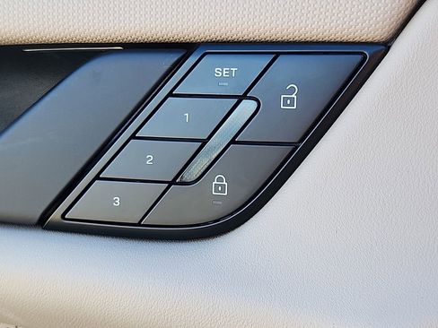 Certified 2025 Porsche Taycan image 23