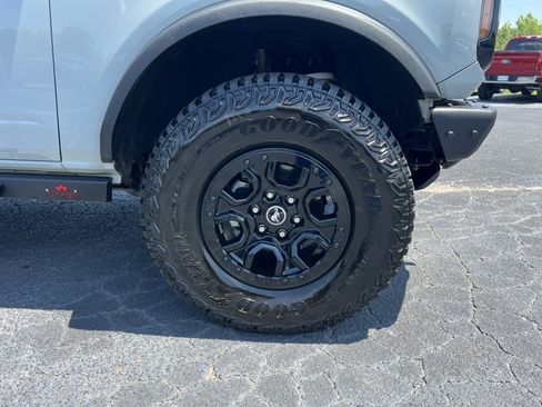 Certified 2024 Ford Bronco Wildtrak image 11