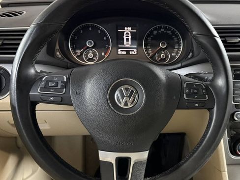 Used 2015 Volkswagen Passat 1.8T SE FWD image 13