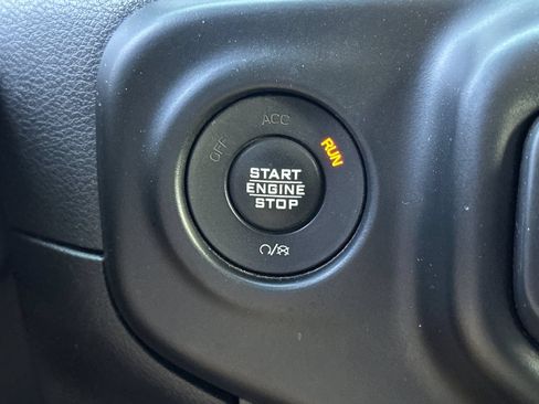 Used 2020 Jeep Wrangler Sport AWD/4WD image 19