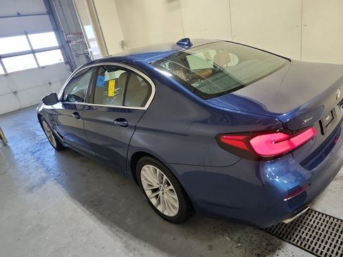 Used 2022 BMW 530i xDrive w/ Premium Package image 4