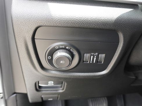 Used 2021 Jeep Grand Cherokee L Limited RWD image 21