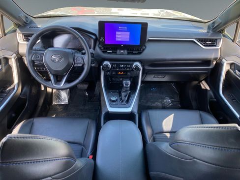 Used 2023 Toyota RAV4 XSE AWD/4WD image 10