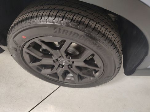 New 2025 Honda Pilot Touring image 15