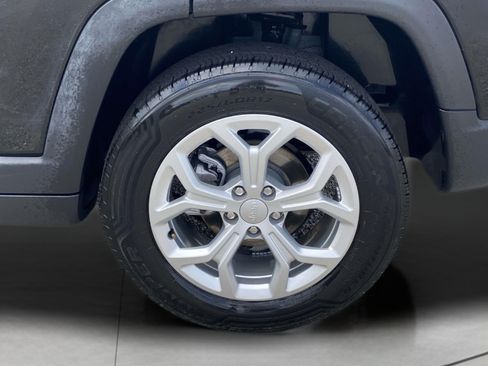 Used 2024 Jeep Compass Latitude AWD/4WD image 29