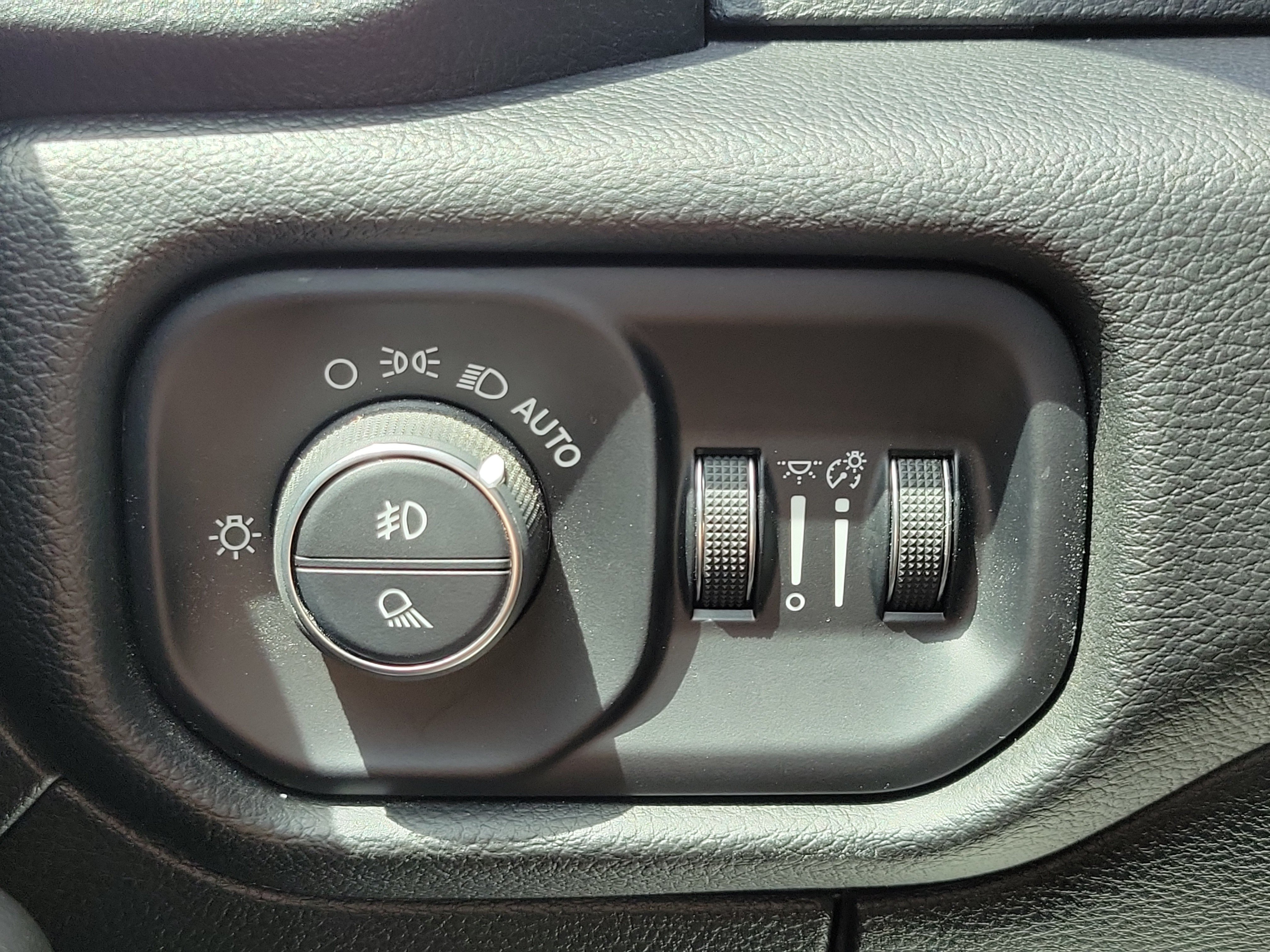 Used 2025 RAM 1500 Big Horn AWD/4WD image 24