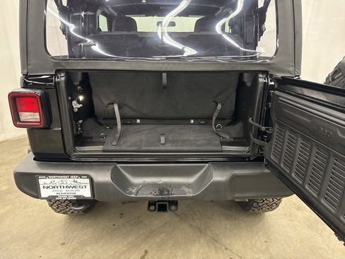 Used 2025 Jeep Wrangler Sport image 20