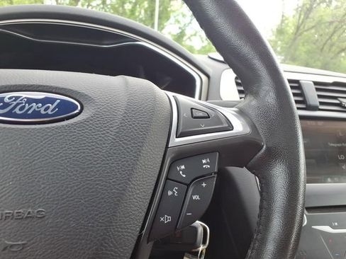 Used 2014 Ford Fusion SE w/ Equipment Group 502A FWD image 21