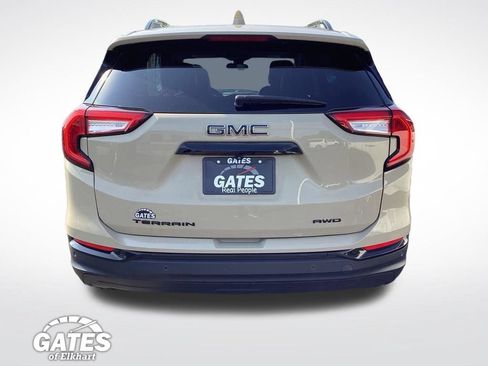 Used 2023 GMC Terrain SLT w/ Infotainment Package II AWD/4WD image 10