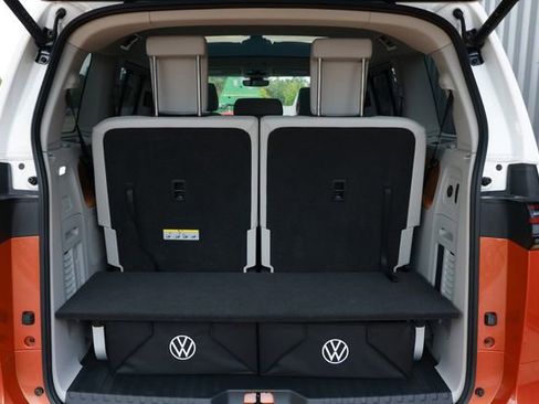 Used 2025 Volkswagen ID. Buzz 1st Edition RWD image 29