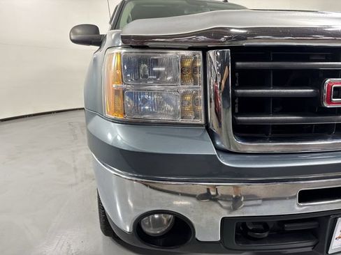 Used 2009 GMC Sierra 1500 SLE w/ Power Pack Plus AWD/4WD image 28