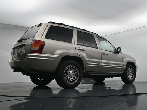 Used 2004 Jeep Grand Cherokee Limited w/ Trailer Tow Group IV AWD/4WD image 23