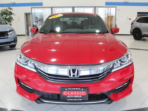 Used 2017 Honda Accord Sport image 2