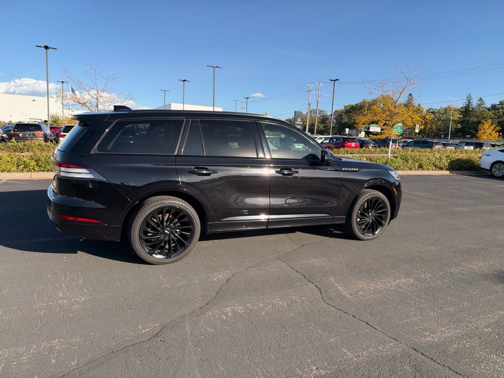Used 2025 Lincoln Aviator Reserve w/ Jet Appearance Package AWD/4WD image 27