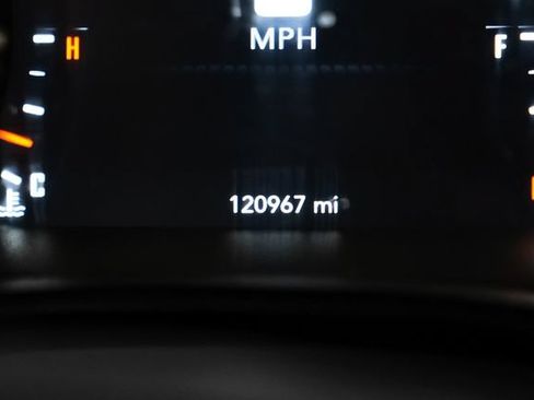 Used 2017 Dodge Challenger R/T RWD image 16