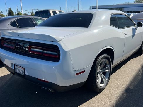 Used 2018 Dodge Challenger SXT RWD image 4
