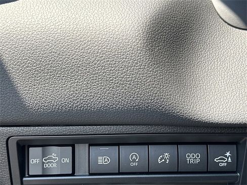 Used 2023 Toyota Tundra Limited image 17