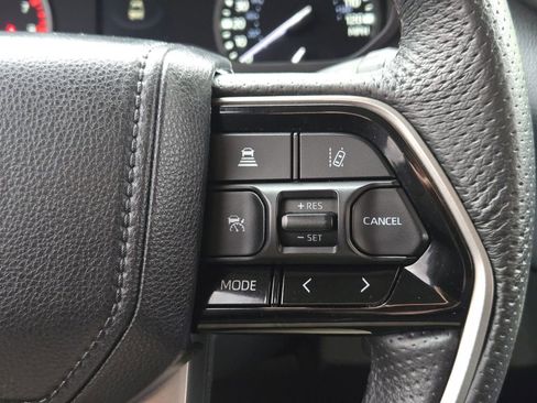 Used 2023 Toyota Tundra Limited image 31