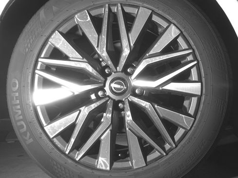 Used 2025 Nissan Altima 2.5 SV FWD image 15