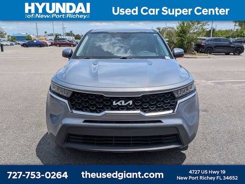 Used 2023 Kia Sorento LX FWD image 8