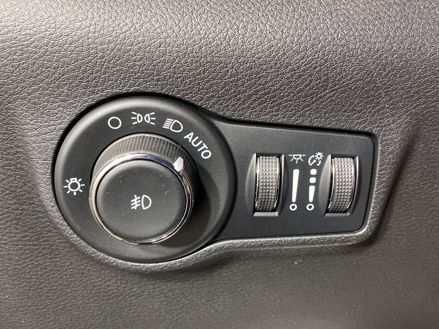 Used 2023 Jeep Compass Trailhawk w/ Trailhawk Convenience Group AWD/4WD image 20