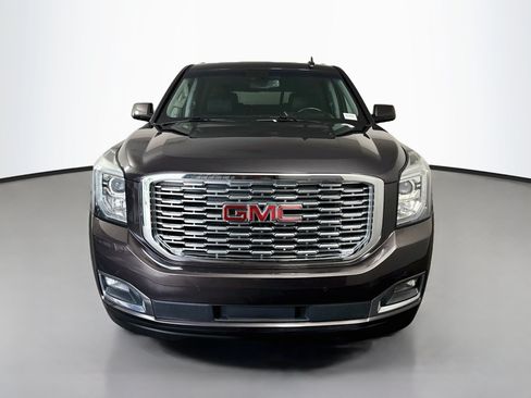 Used 2018 GMC Yukon Denali RWD image 2