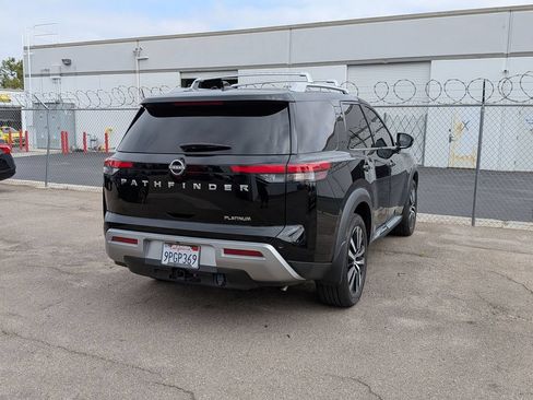 Used 2024 Nissan Pathfinder Platinum FWD image 4