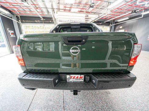 Used 2024 Nissan Titan SV w/ SV Bronze Edition Package RWD image 3