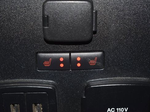 Used 2017 Ford F150 Platinum w/ Equipment Group 701A Luxury image 26