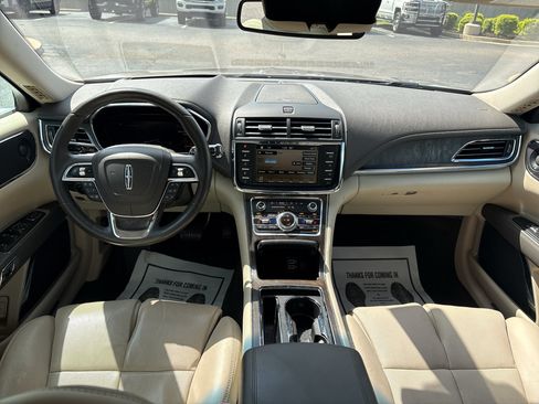 Used 2019 Lincoln Continental Reserve FWD image 14