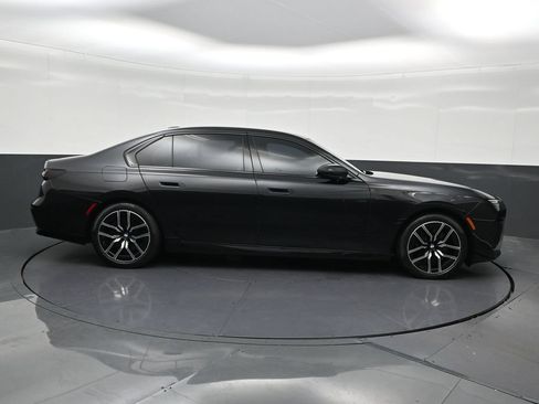 Used 2025 BMW 740i xDrive AWD/4WD image 7
