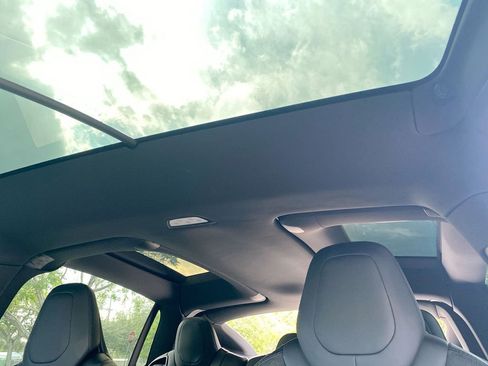 Used 2018 Tesla Model X 75D image 12