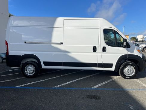 New 2026 RAM ProMaster 2500 w/ Convenience Group image 4